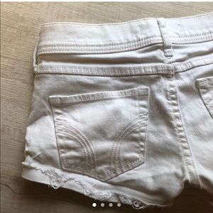 hollister white denim jean shorts🧚✨